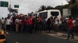SENADORES brasileiros CERCADOS na Venezuela.