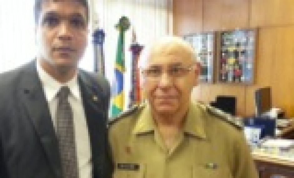 Daciolo na busca pelo REAJUSTE dos soldos se reúne com GENERAL em Brasília.