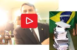 Impeachment. Bolsonaro sai na frente e protocola documento com mais de 1.8 milhões de assinaturas.