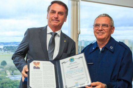 Jair Bolsonaro se reúne com Comandante da FAB e OFICIAIS