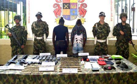 Mundo – Américas – Terroristas comunistas da frente CHÊ GUEVARA são presos com MUITAS ARMAS e DROGAS na Colômbia