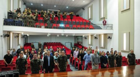 EXÉRCITO E UNIVERSIDADE