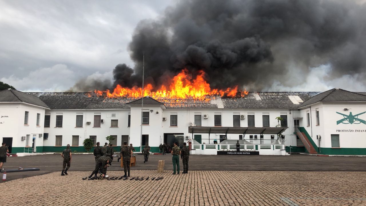 Incêndio em quartel do Exército em São Leopoldo