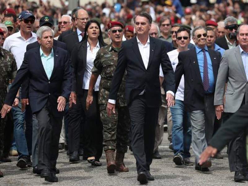 Bolsonaro e Wilson Witzel prestigiando a BRIGADA de INFANTARIA PARAQUEDISTA