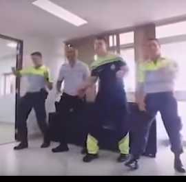 Apresentação de fim de ano da Policia Militar do DF – Gente como a gente.
