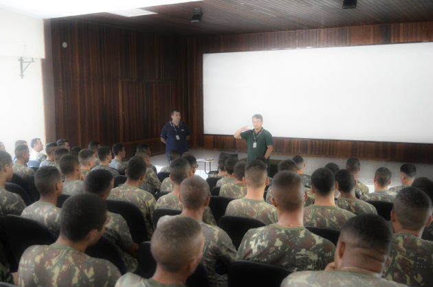 Exército agiliza recolocação profissional dos militares que vão ser licenciados