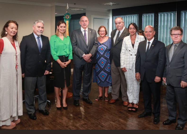 Michele Bolsonaro começa a se inteirar das questões sociais e programas que ajudam pessoas com deficiência