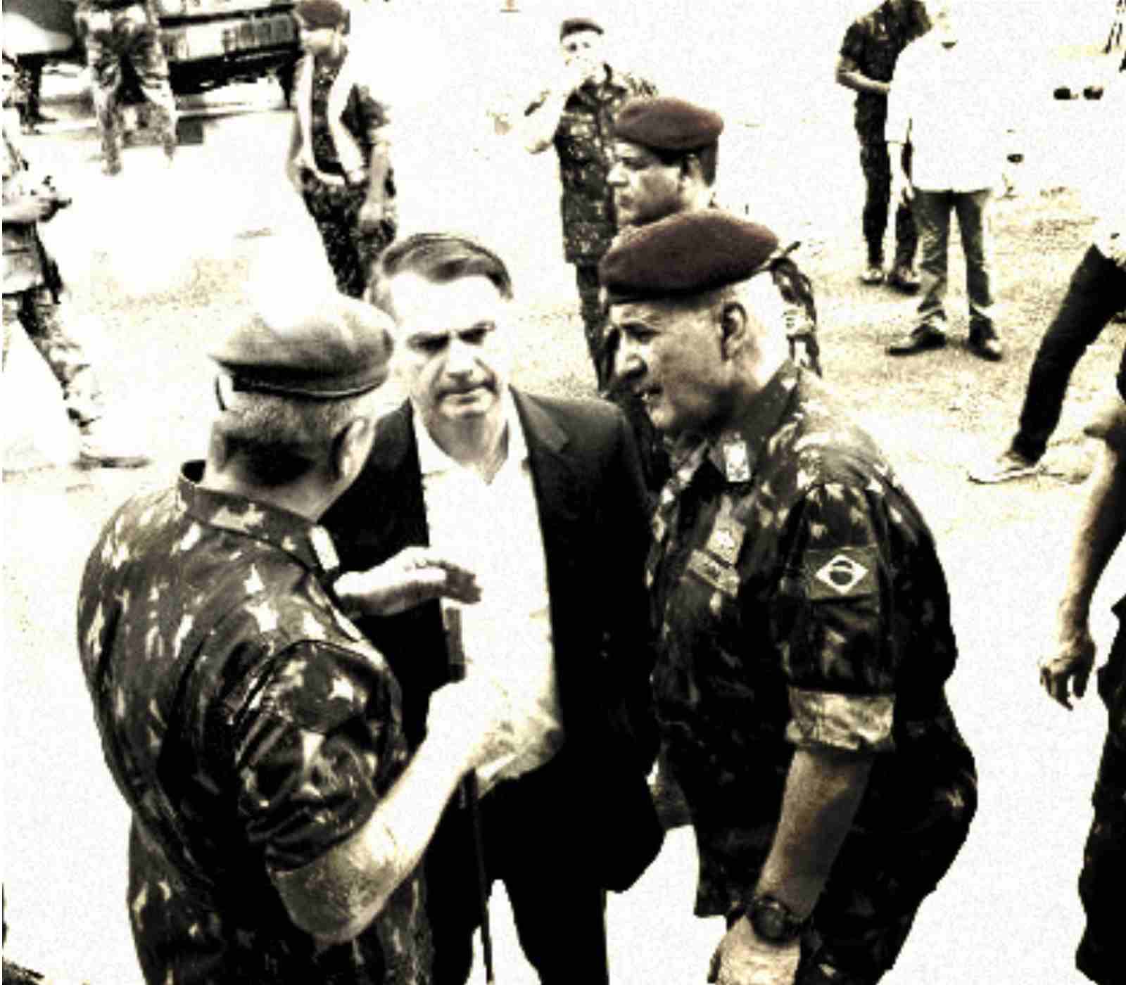 Nas redes: Bolsonaro ganharia um cabresto e passaria a ser tutelado por MOURÃO e outros militares? Improvável.