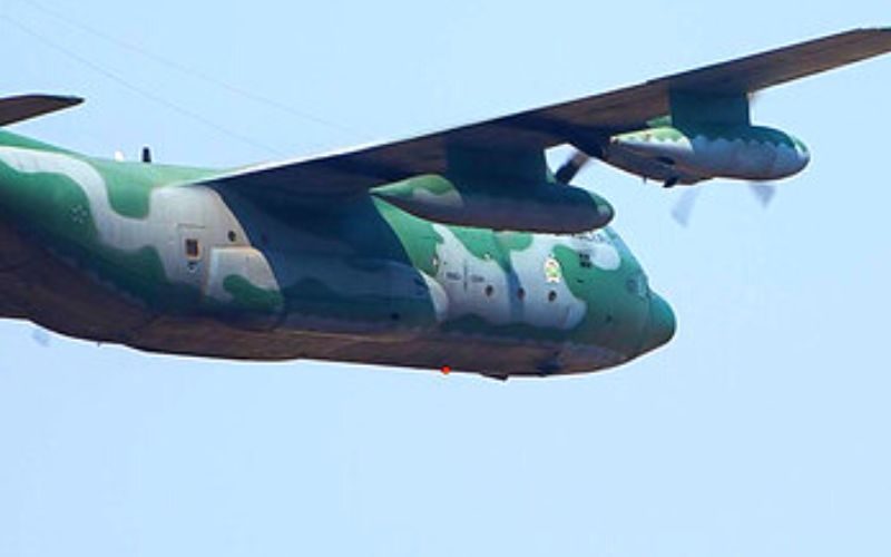 Socorro urgente – Operação, Força Aérea procura marinheiro que caiu no mar