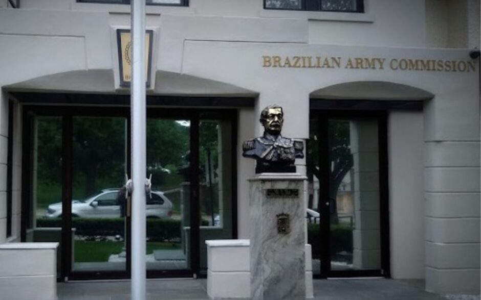 Comandante autoriza admissão de113 civis estrangeiros contratados pelo Exército Brasileiro para auxiliar em representação nos EUA