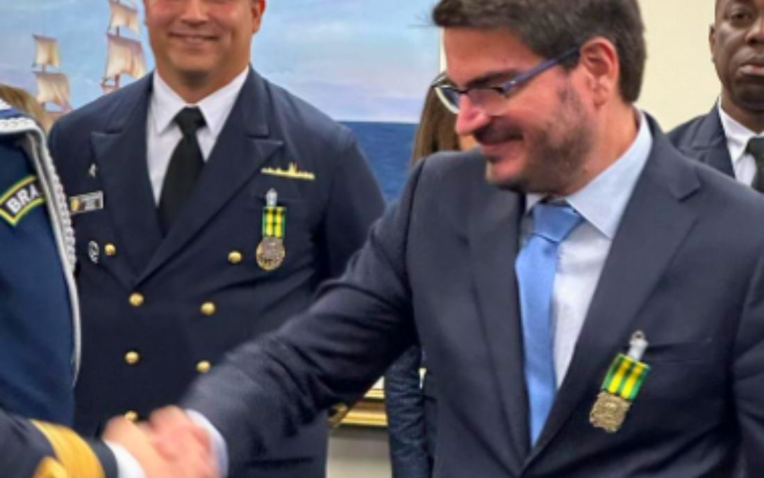 CGU vai decidir se Marinha terá que informar motivos para ter condecorado jornalistas da Jovem Pan