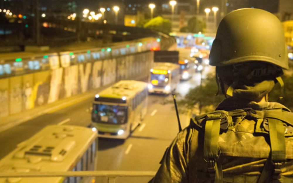 Mudança de postura do Comando do Exército já dura 20 dias. Força bloqueia interatividade e mantém redes sociais fechadas para participação dos usuários - Revista Sociedade Militar