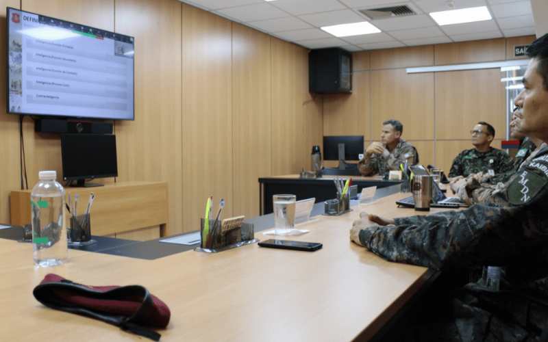 Militares do Brasil participam de Seminário de Inteligência – Evento liderado pelo Tenente-Coronel do Exército do Chile