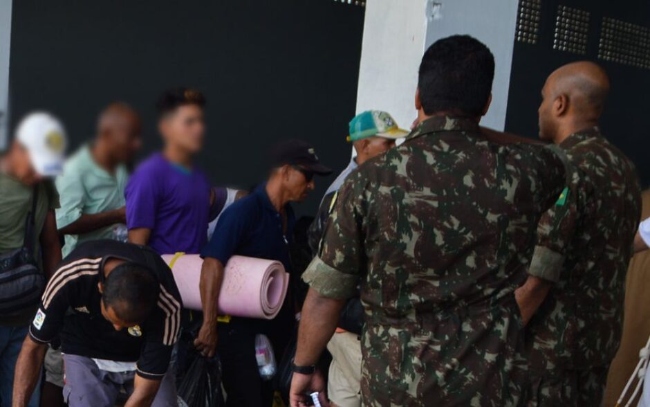 Estrangeiros podem ser militares das Forças Armadas, mas não há possibilidade de serem oficiais, diz Marinha do Brasil