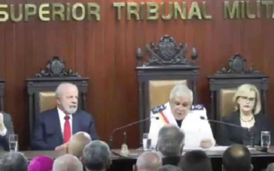 Ao lado de Lula, oficial general que assume a Justiça Militar diz que o Brasil precisa reafirmar a democracia