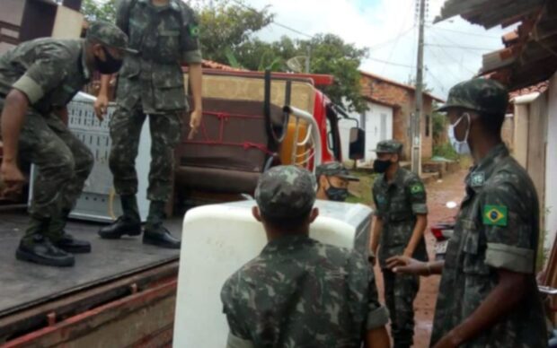Exército brasileiro apoiando a sociedade
