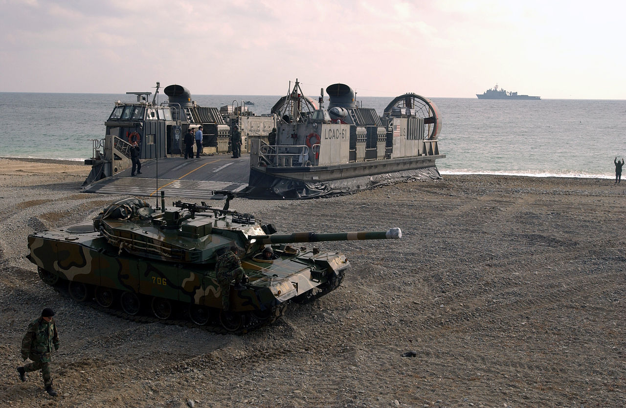 Tropas americanas e coreanas realizam exercícios militares perto da fronteira com a Coreia do Norte