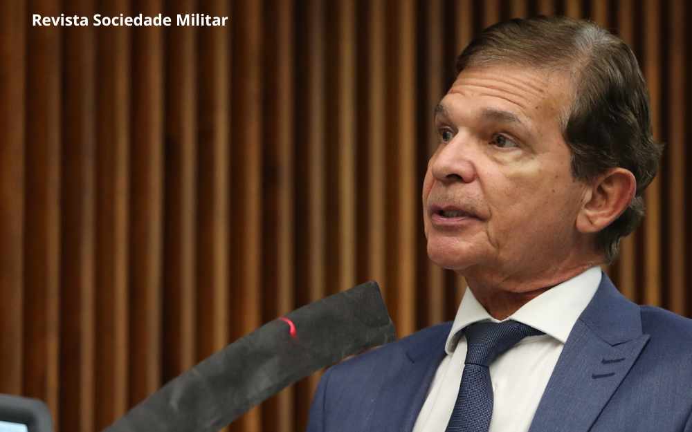 General de Exército que recebia mais de R$ 230 mil mensais na Petrobras quer ser prefeito de Foz do Iguaçu