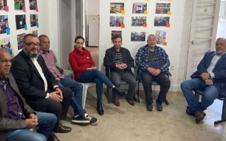 Militares das Forças Armadas se reúnem com deputada Fernanda Melchionna