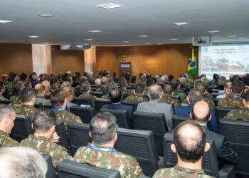 Convite à Delegação chinesa causa tensões entre o Ministério da Defesa e as Forças Armadas