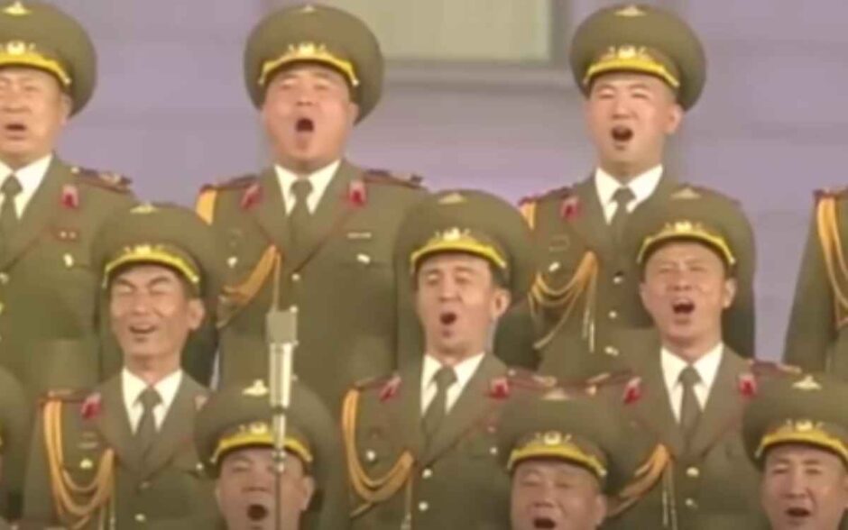 Militares da Coréia do Norte e música do Queen: montagem bem feita enganou muitas pessoas