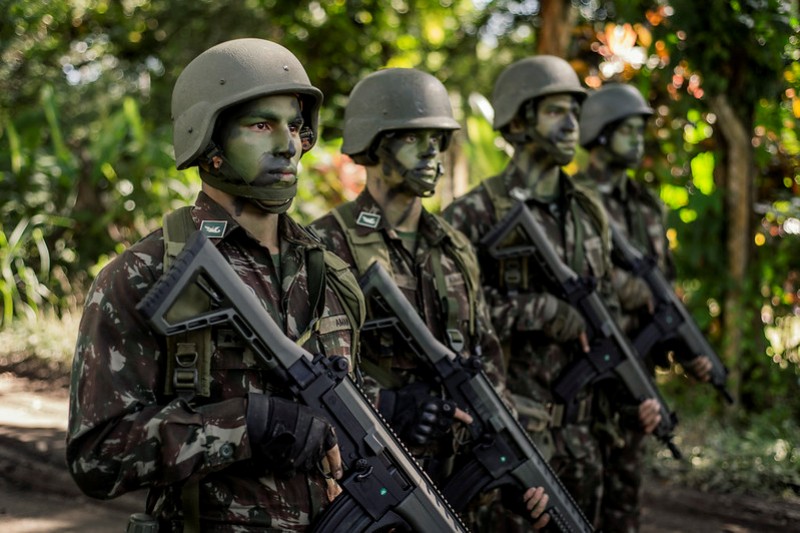 Inscrições para concurso da EsFCEx começam nesta segunda-feira; sua chance de ingressar no Exército Brasileiro com salários até R$ 9.811,55