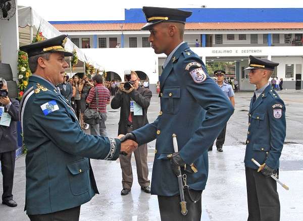 Última semana de inscrições para concurso de oficiais da Polícia Militar do Rio de Janeiro;  129 vagas com salários de R$ 11.505,73