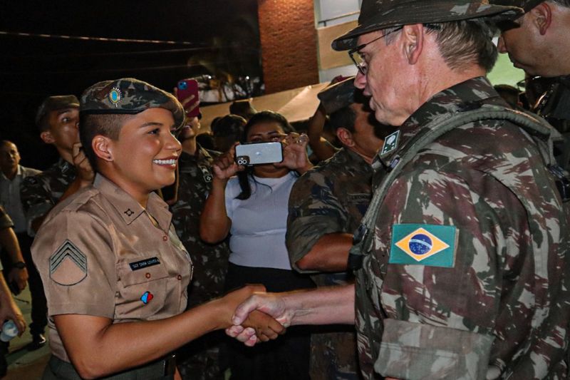 Mulheres Sejam Sargento de carreira do Exército Brasileiro