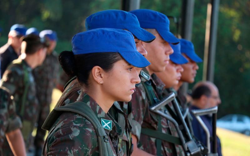 Primeira Navegadora Fluvial na história do Exército Brasileiro inicia missão de transporte logístico no AM