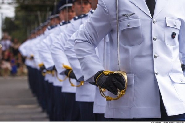 Qual salário de um Coronel da Aeronáutica? Remuneração está entre as melhores das forças armadas