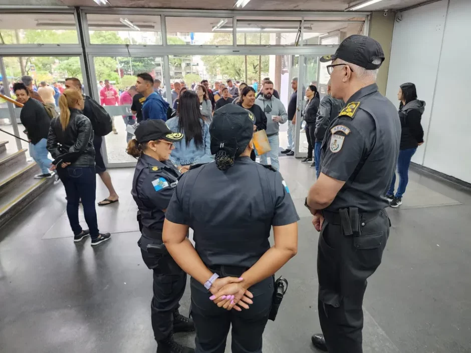 Governador do Rio de Janeiro manda anular prova da Polícia Militar; mais de 120 mil candidatos afetados