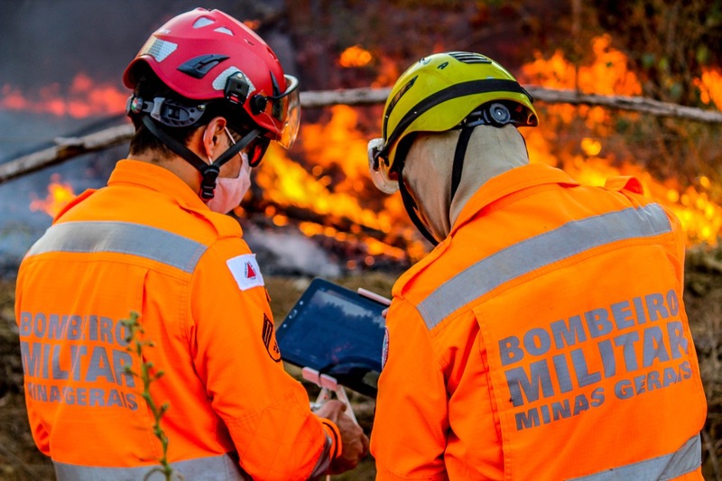 Governo de Minas Gerais autoriza concurso para BOMBEIROS com 329 vagas e uma GRANDE novidade