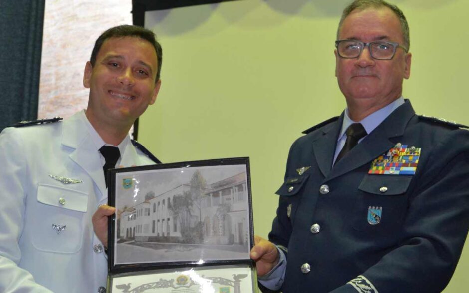 Comprometidos com o Brasil – Diplomação da Segunda Turma do Curso de Aperfeiçoamento de Oficiais da Aeronáutica é realizada no Rio de Janeiro