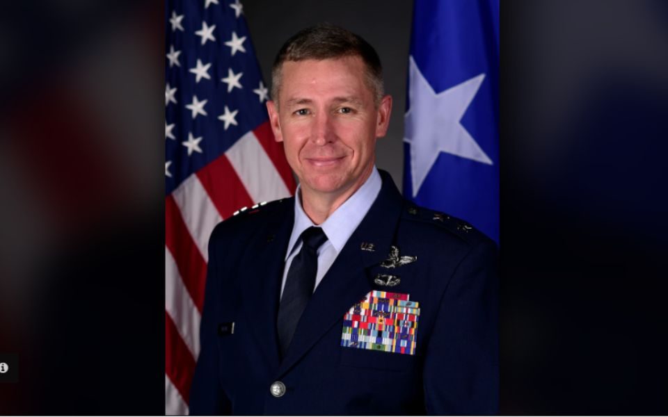 General 3 Estrelas da Força Aérea Americana preocupado com expansão da influência chinesa na América Latina