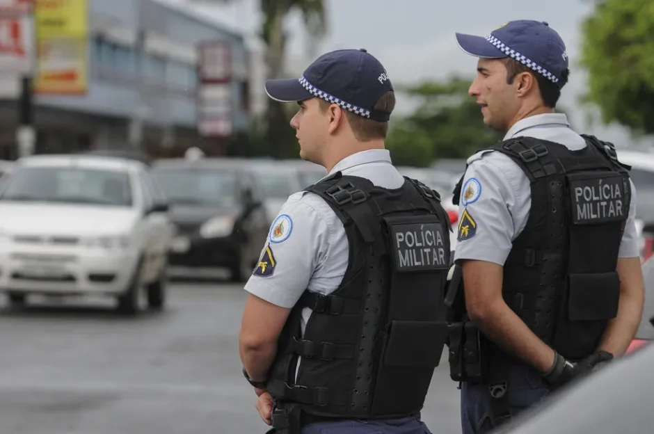 Concursos POLICIAIS: confira editais ABERTOS em dezembro.  Mais de 6 MIL vagas para soldados e tenentes