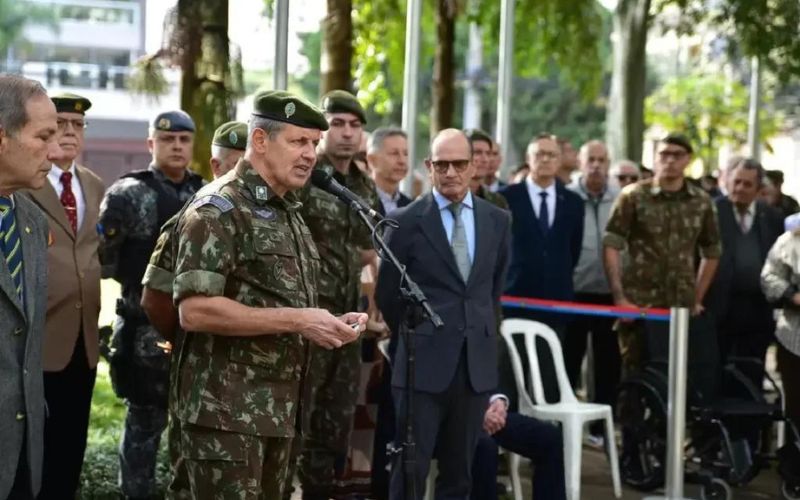 Comandante do Exército assina termo para nova escola de Sargentos; 2.200 alunos beneficiados