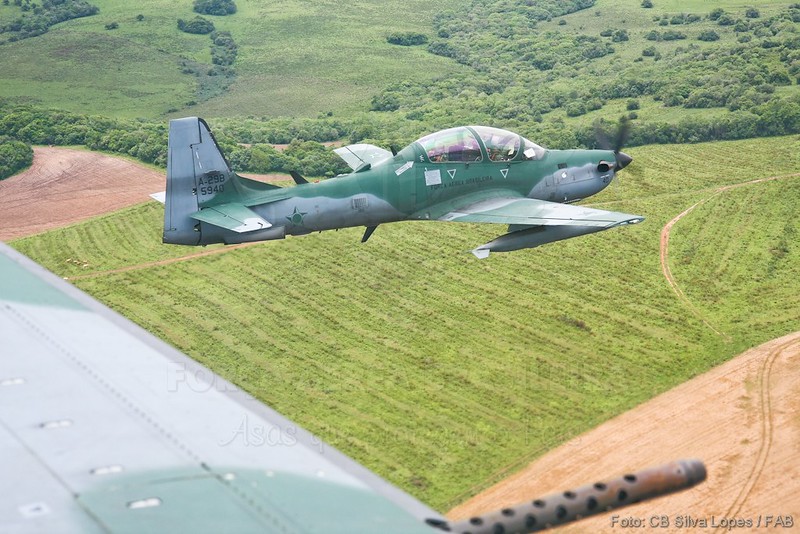 A Interceptação feita pela Força Aérea: aeronave Suspeita em Zona de Identificação de defesa aérea; vídeo