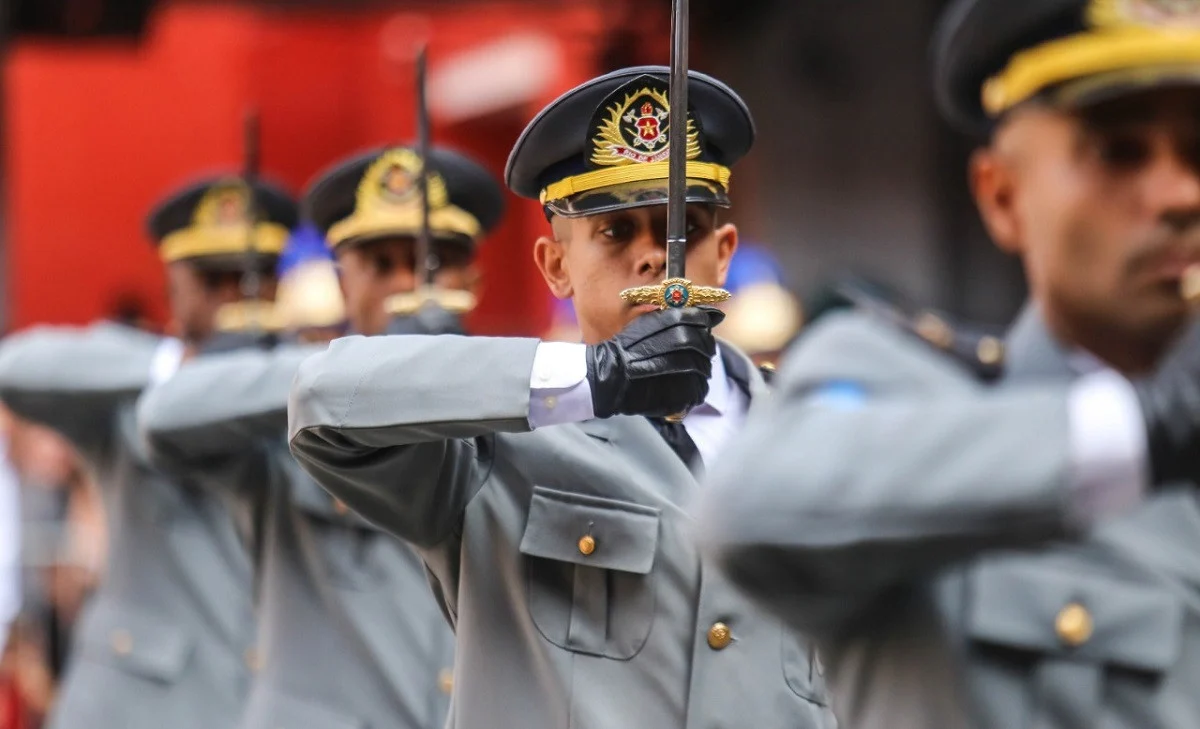 BOMBEIROS do Rio de Janeiro adianta inicio das inscrições para concurso; vagas para nível médio