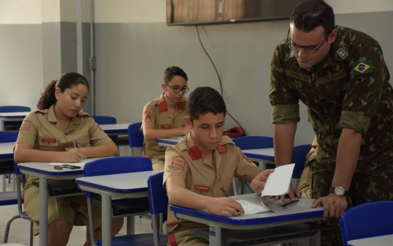 Alunos do Colégio Militar de São Paulo representam o Brasil em competição de matemática na Tailândia