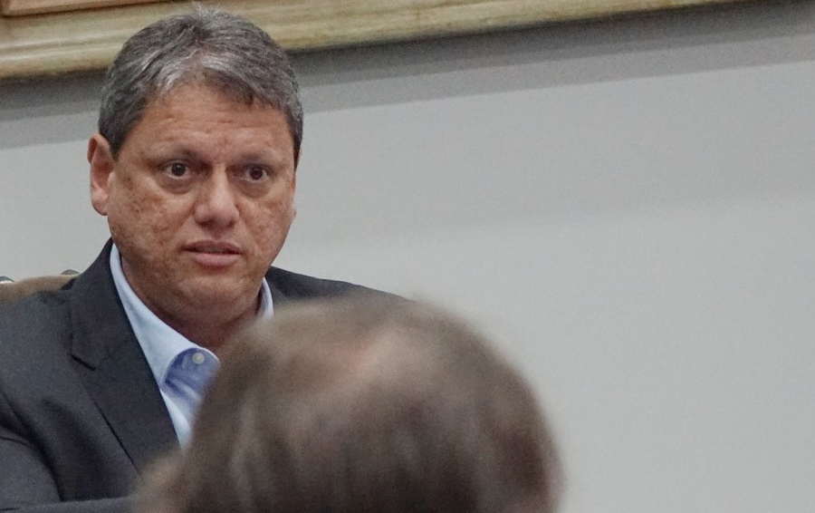 Tarcisio se sujeita a decisão do STF e afasta major do Exército que ocupava cargo de confiança