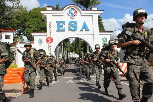 ESA abre licitação para escolha da banca que irá aplicar as provas para sargentos; inscrições para candidatos continuam abertas