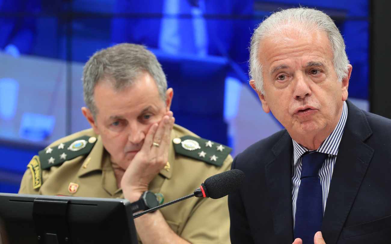 Comandante do Exército explica a parte do Brasil no jogo das nações: neutralidade exige força