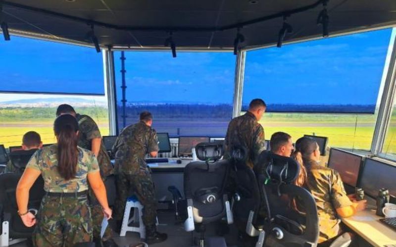 Operação Taquari II Força Aérea Brasileira faz complexa coordenação aérea em resposta às enchentes no Sul do Brasil.