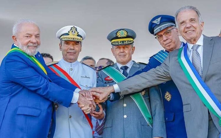 Um olhar sobre os generais brasileiros: salários, diárias, moradia e gastos dos altos escalões. Como esses privilégios impactam a imagem da tropa.