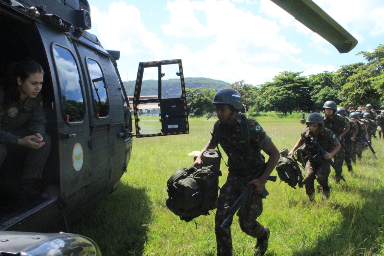 Processo seletivo do Exército está chegando ao fim! Vagas para CIVIS em várias profissões de nível médio e superior com salários até R$ 10.603,92