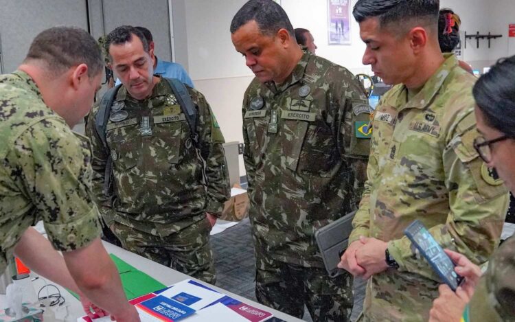 Militares americanos treinam brasileiros em comunicação e publicidade. Fonte: SouthCom