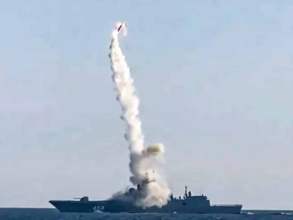 Rússia desafia supremacia naval dos EUA com mísseis hipersônicos: novas vulnerabilidades para os porta-aviões americanos