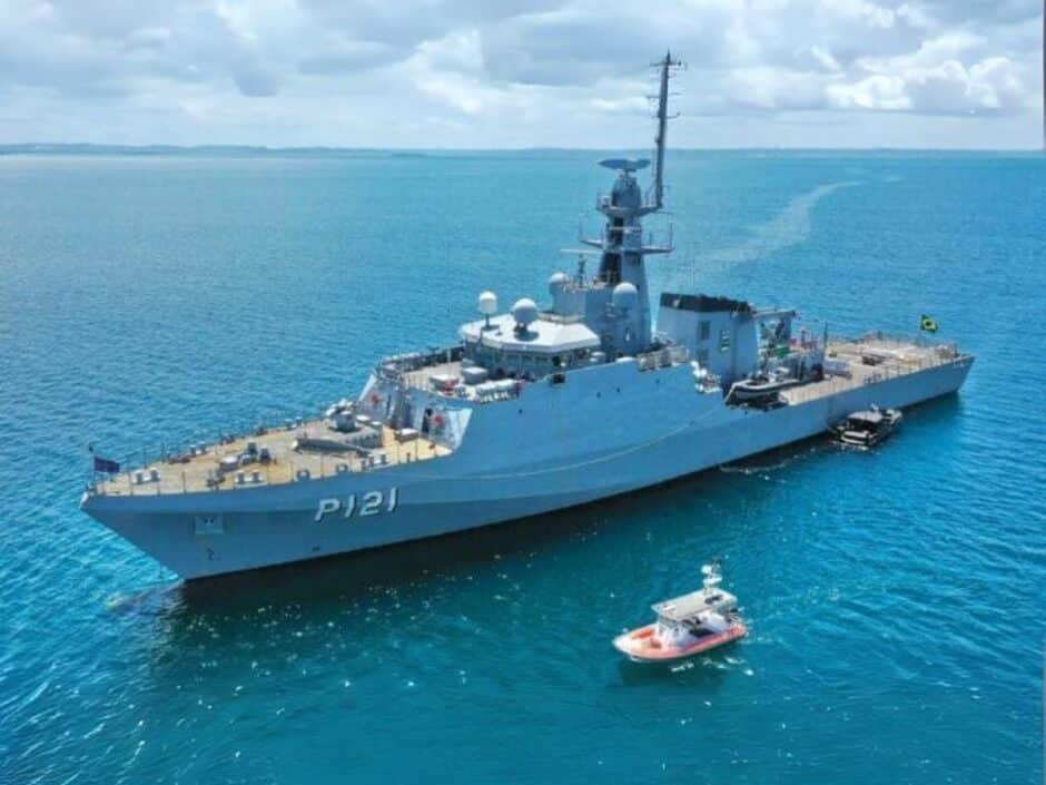 Marinha do Brasil fortalece laços com países africanos através da Operação GUINEX, promovendo a segurança marítima e combatendo a pirataria no Golfo da Guiné