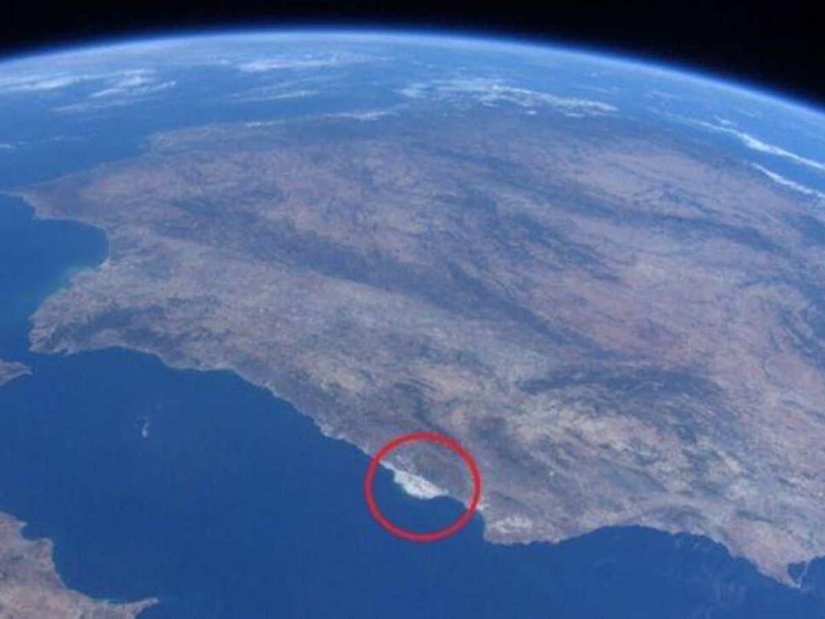 Esta é a única construção feita pela humanidade que pode ser vista do espaço,  e não são nem as pirâmides do Egito nem a grande muralha da China