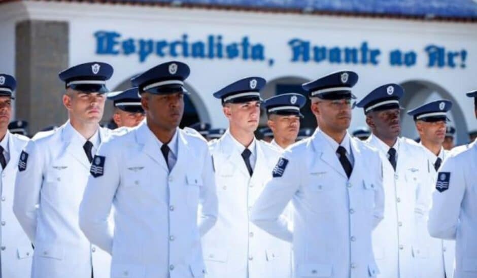 Inscrições abertas para o Curso de Formação de Sargentos da Aeronáutica! Provas, requisitos e benefícios de uma carreira sólida. Inscreva-se até 24/07/2024